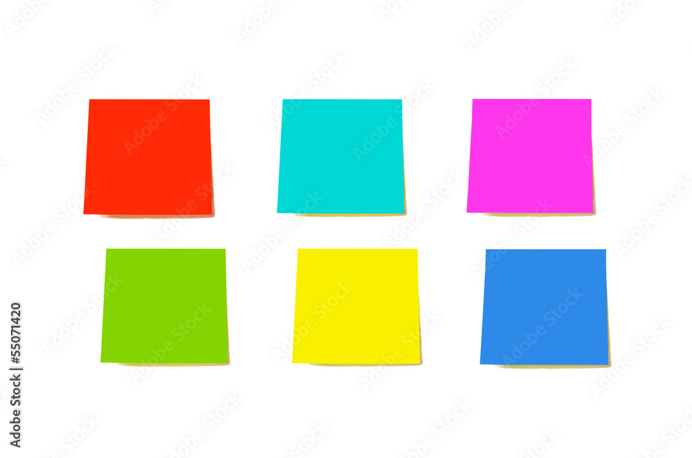 Bunte Haftnotizen auf weißem Hintergrund Bunte Haftnotizen auf weißem Hintergrund