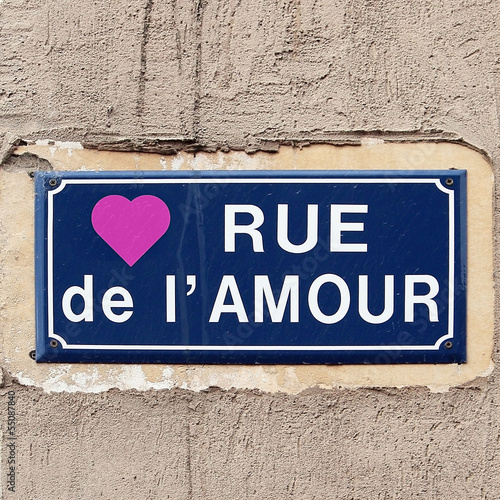 plaque rue de l'amour avec cœur