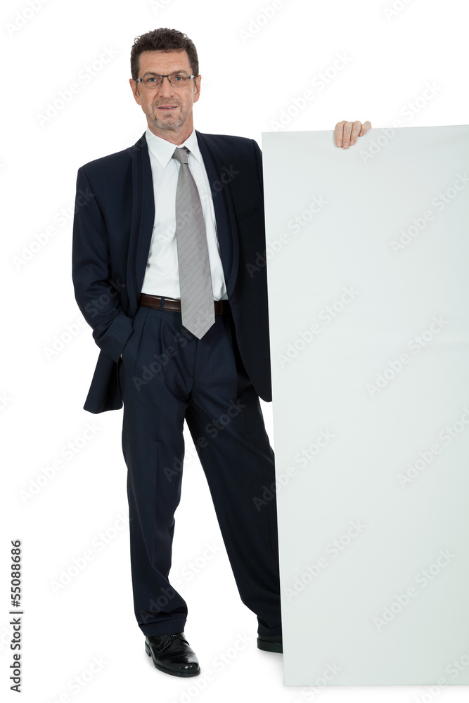 erwachsener geschäftsmann lachend textfreiraum plakat