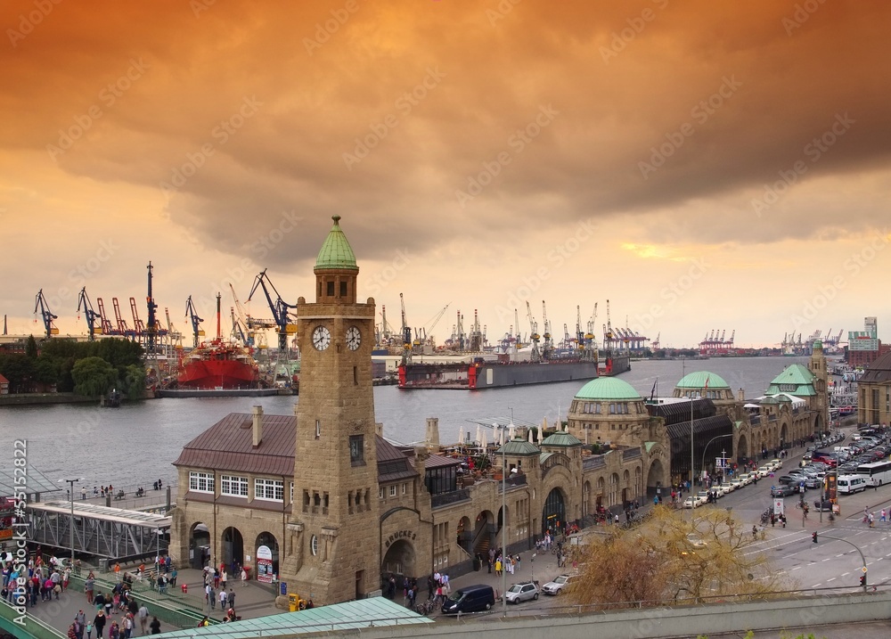 Fototapeta premium Hamburg Landungsbruecken 01