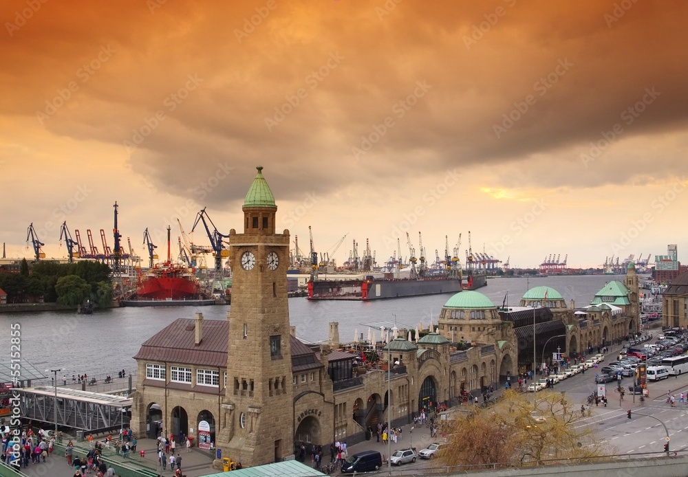 Fototapeta premium Hamburg Landungsbruecken 03