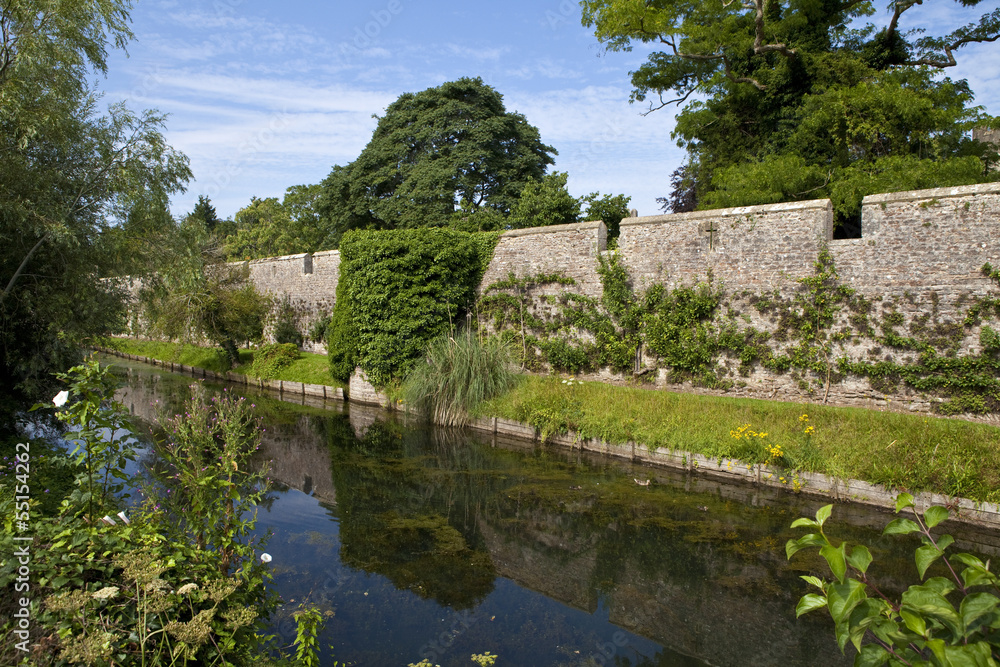 Fototapeta premium Bishop's Palace Moat in Wells