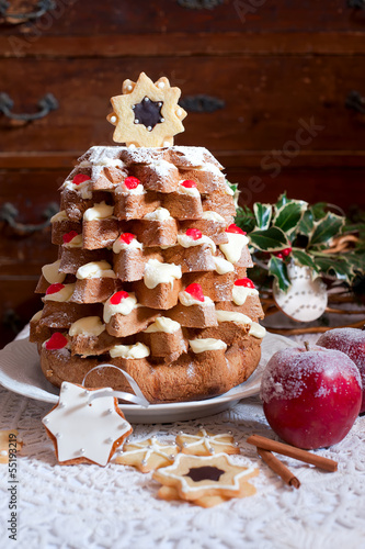 Christmas tree Pandoro