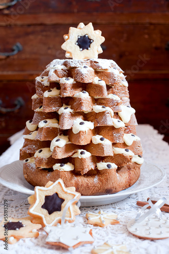 Christmas tree Pandoro