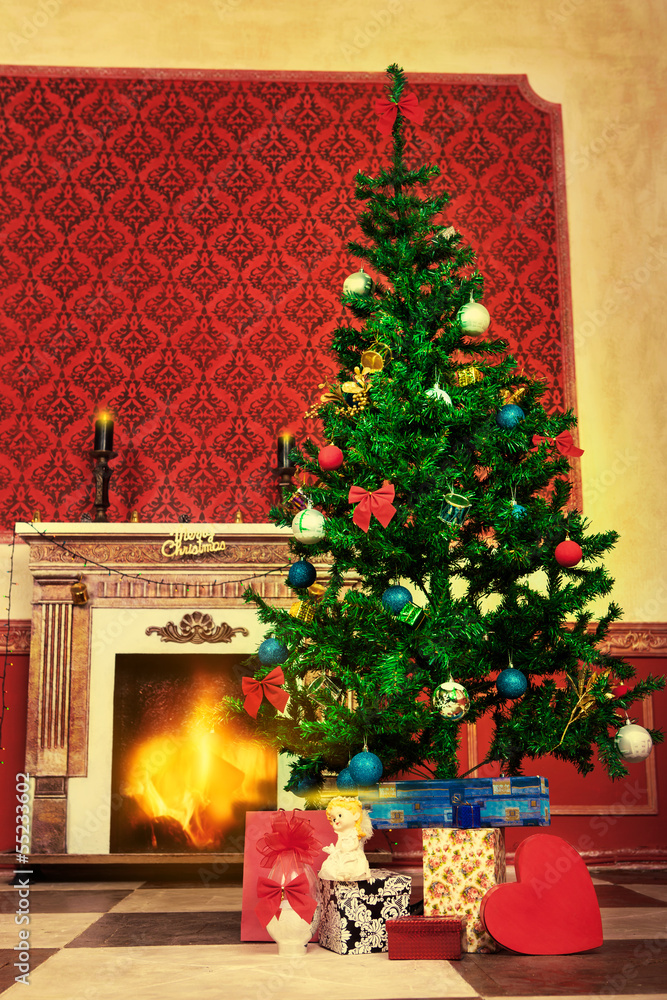 Sensasional vintage Christmas interior with an angel in front