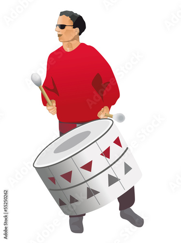 Musicien percussionniste grosse caisse banda