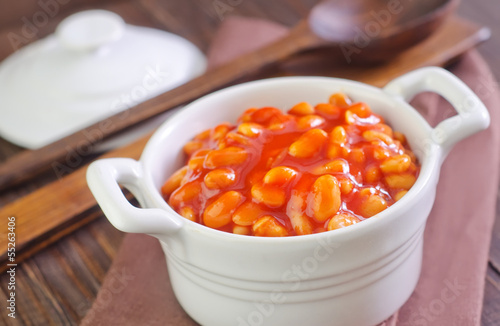 white beans with tomato sauce photo