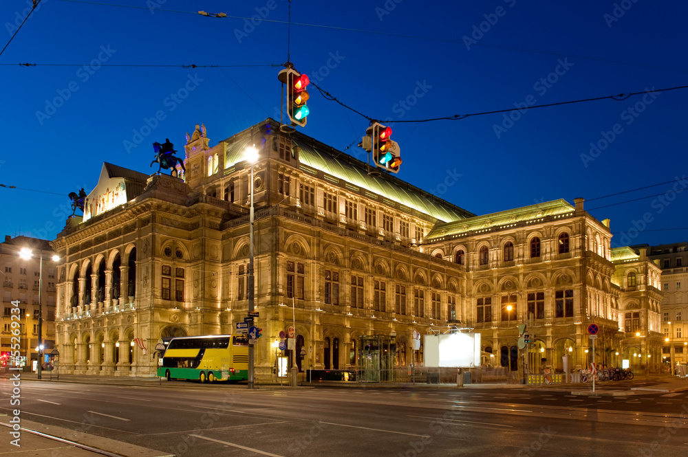 Viennas grand Opera House