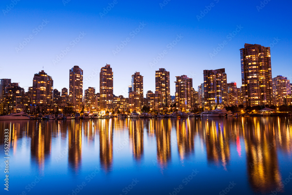 Obraz premium City Skyline at Sunset