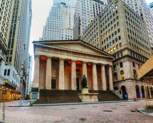 Obraz na płótnie Federal Hall National Memorial on Wall Street in New York w salonie