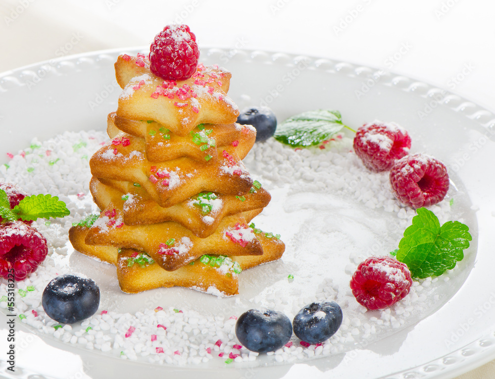 Christmas tree of chookies with berries and mint Christmas tree of chookies with berries and mint