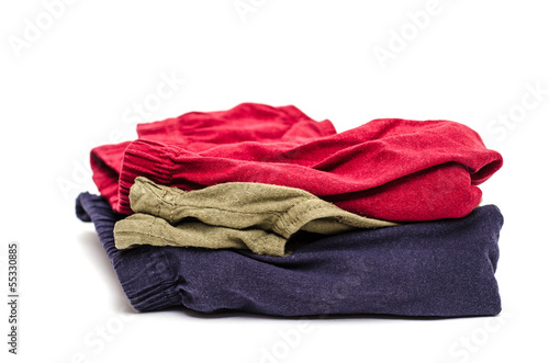 Verschiedene Unterhosen in rot, grün und blau