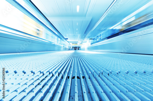 Moving escalator