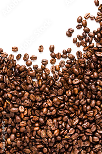 Roasted Coffee Beans background or texture with white copy spac © nataliazakharova