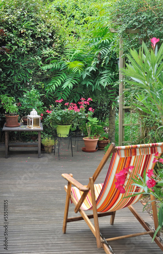 chaise longue en terrasse