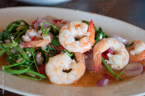 shrimp and water minosa salad, spicy thai food