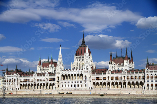 Budapest Parlament © Gino Koina