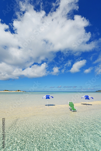 美しい沖縄のビーチと夏空