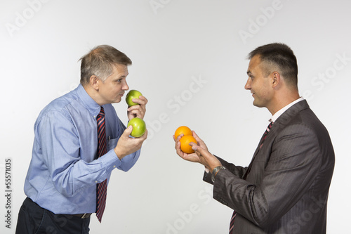 Принти на полотні Comparing apples to oranges