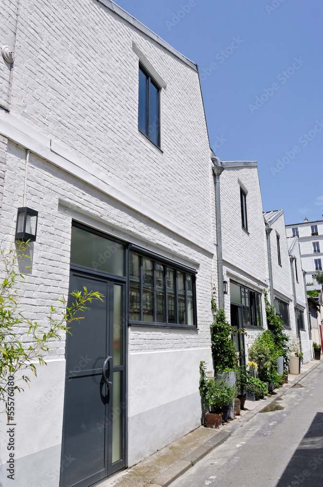 Obraz premium Petite rue parisenne