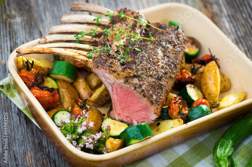 Grilled Rack of Lamb chops with potatoes an vegetables