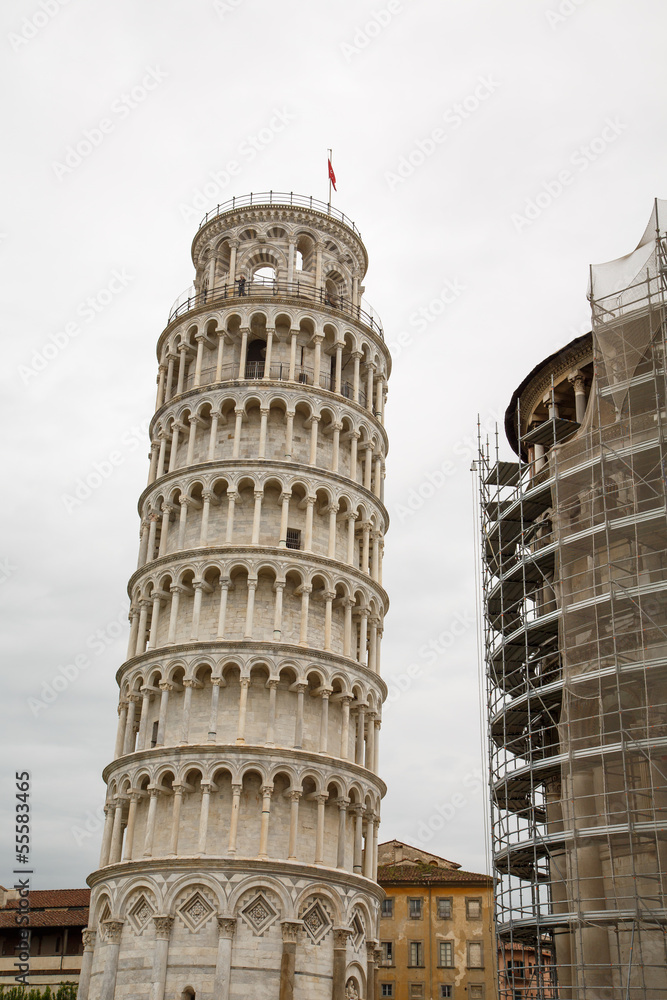 New Construction by Leaning Tower of Pisa
