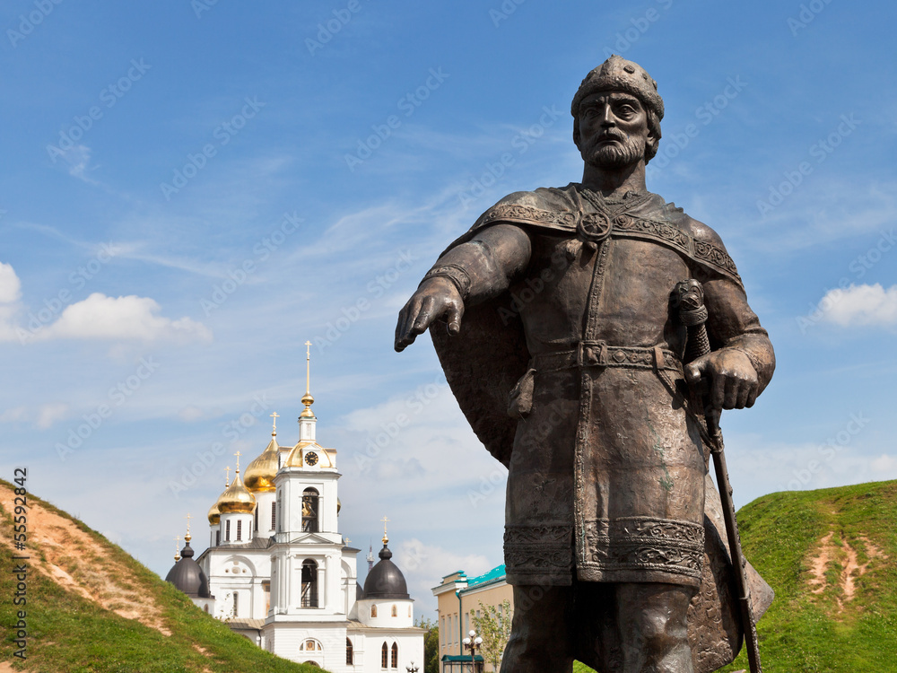 Fototapeta premium prince Yury Dolgoruky Monument in Dmitrov, Russia