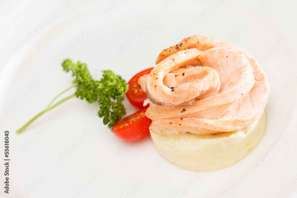 salmon with mashed potatoes