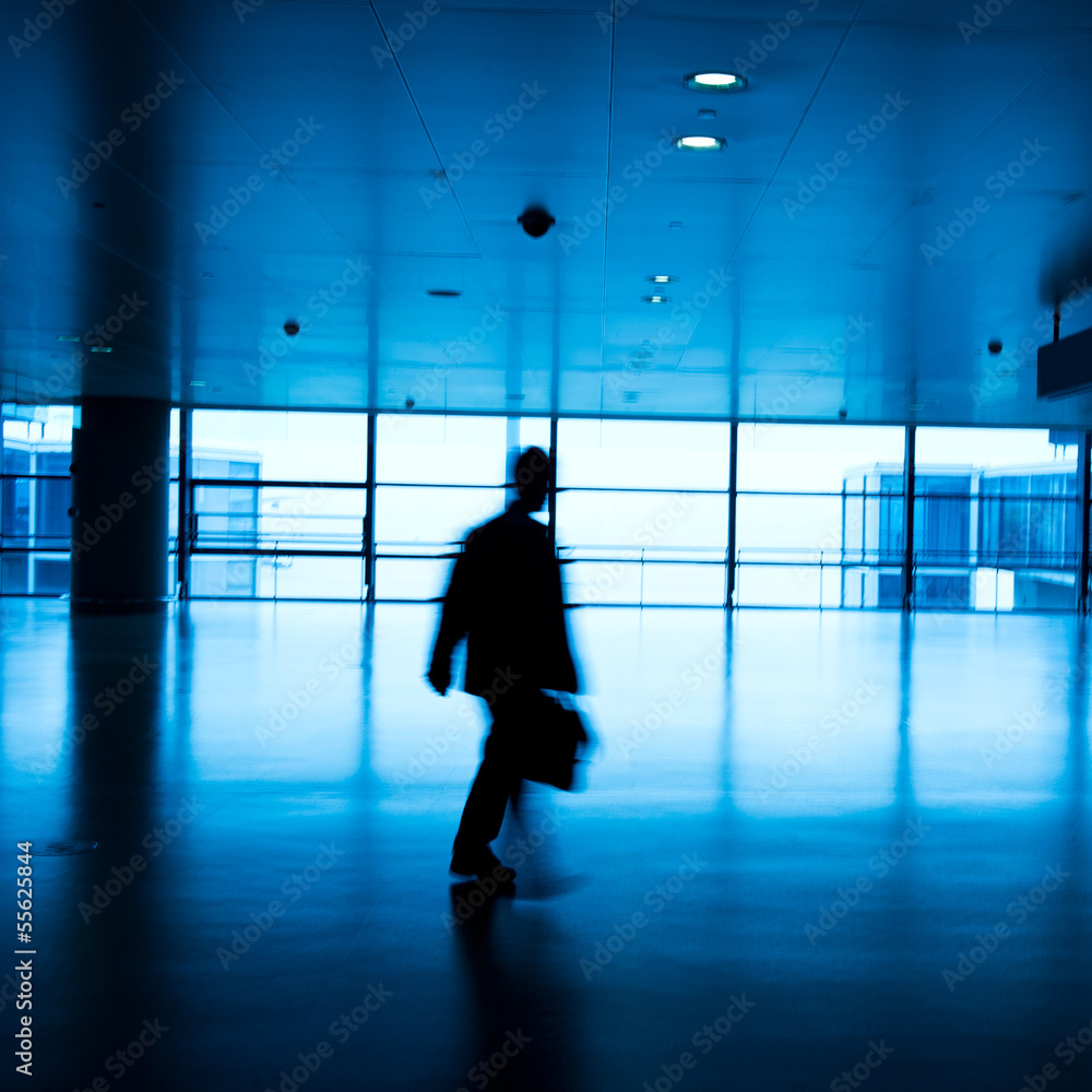 Walking passenger Walking passenger