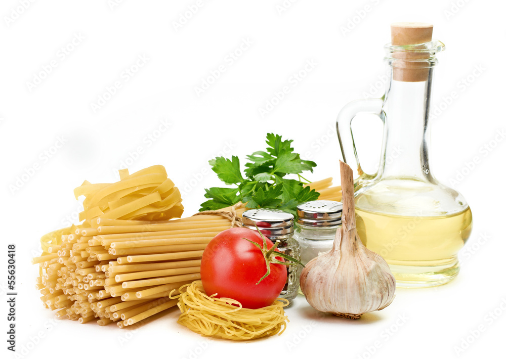 Setting pasta with tomato and garlic Setting pasta with tomato and garlic