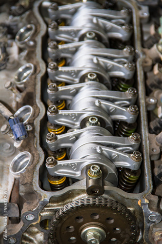 Camshaft close up, Four valve per cylinder system