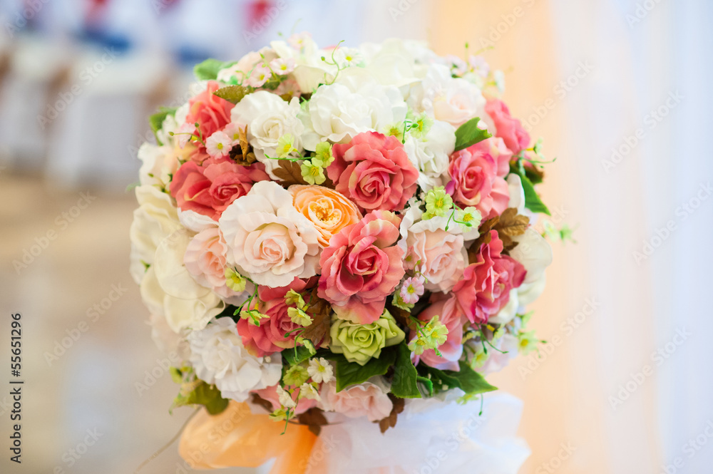 Obraz premium Wedding bouquet with roses