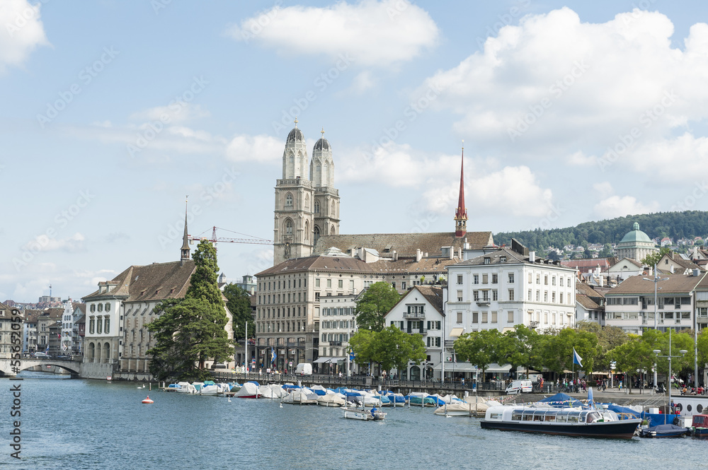 Fototapeta premium Zürich, Altstadt, Limmat und Utoquai, Schweiz