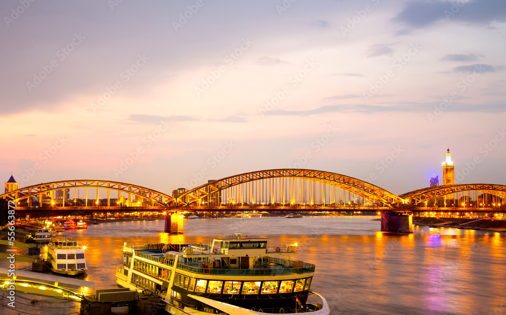 Obraz premium Cologne at night