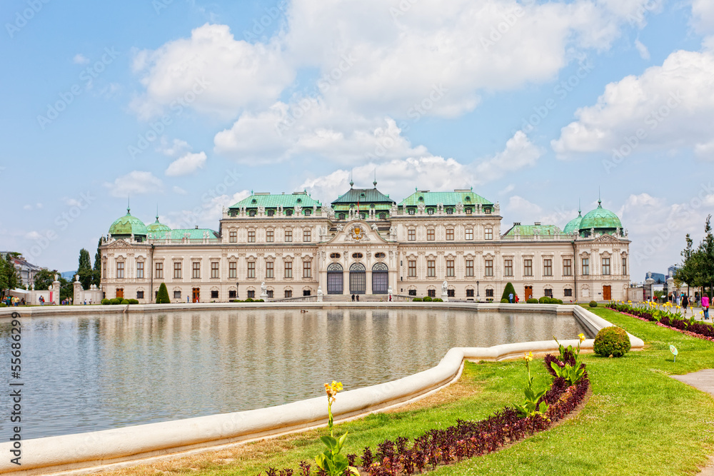 Fototapeta premium Belvedere palace in Vienna, Austria