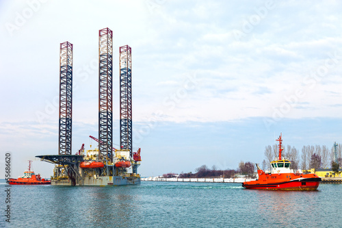Obraz na płótnie Oil rig towed to port of Gdansk, Poland. w salonie