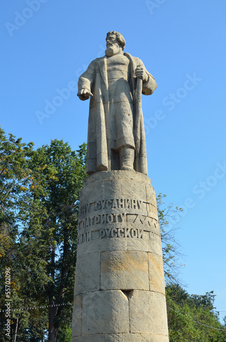 Памятник И.Сусанину в Костроме.