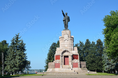 Памятник В.И.Ленину в Костроме.