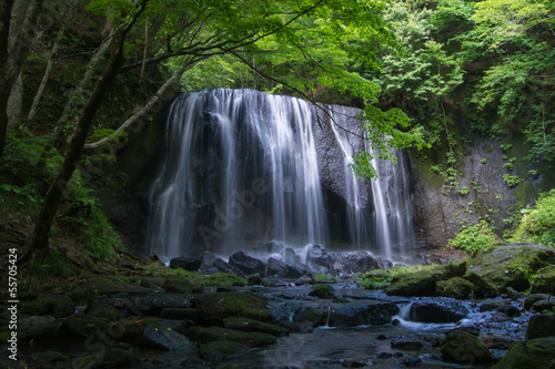 清涼な裏磐梯の達沢不動滝