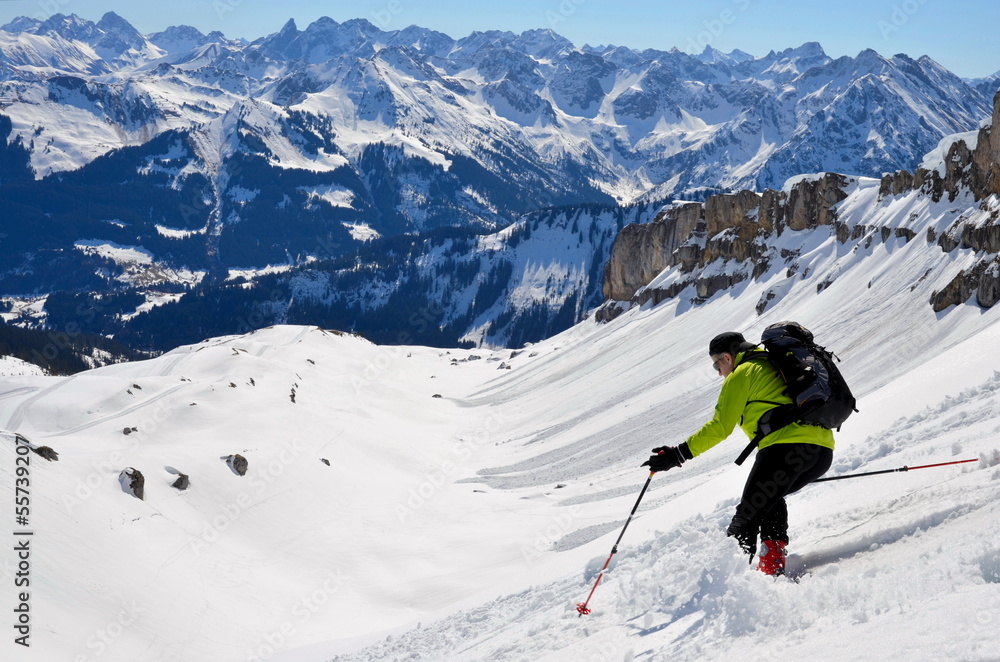 Skifahren im Hochgebirge auf Skitour