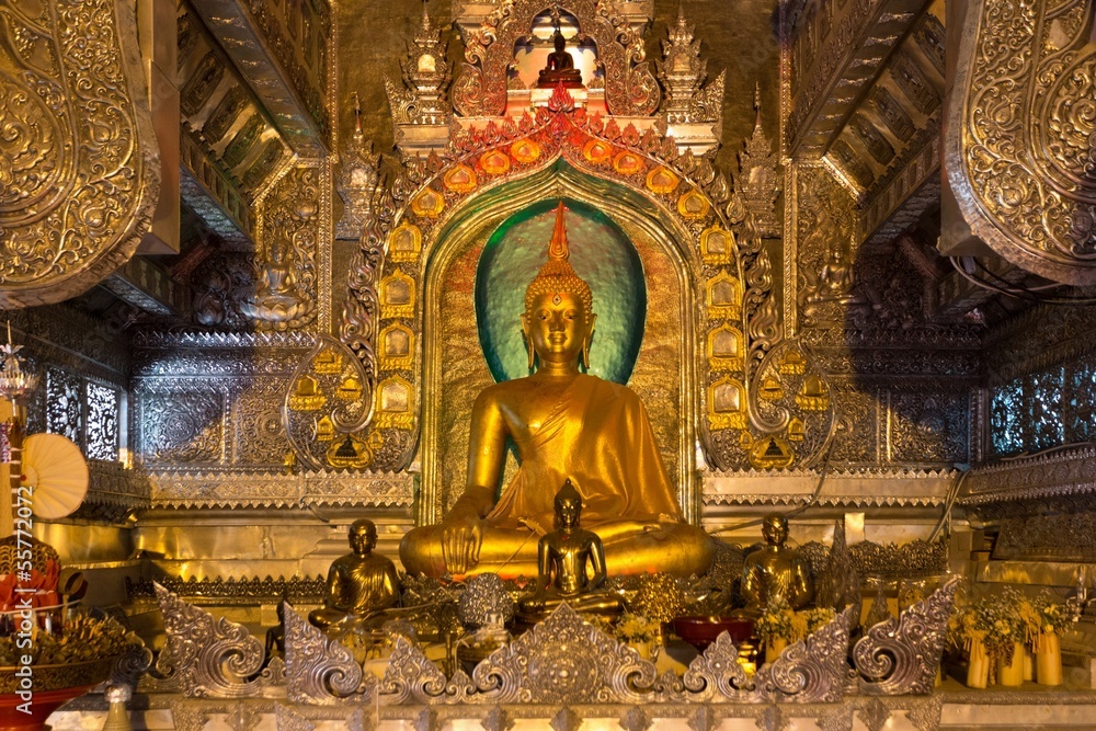 Fototapeta premium Gilded Buddhist temple