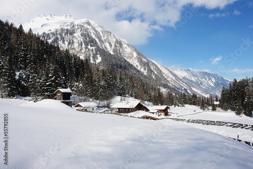 Fototapeta Naklejka Na Ścianę i Meble -  Winter landscape in the Hohe Tauern, Austrian Alps