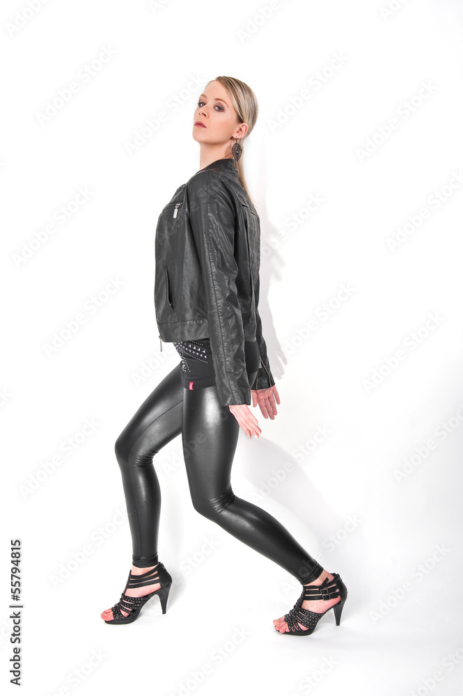 Fashion Rockstar vor weißem Hintergrund attraktiv Freisteller Fashion Rockstar vor weißem Hintergrund attraktiv Freisteller