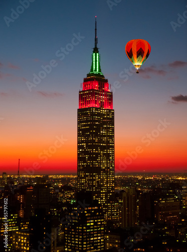 Fototapeta The Empire State Building and Manhattan Midtown Skyline