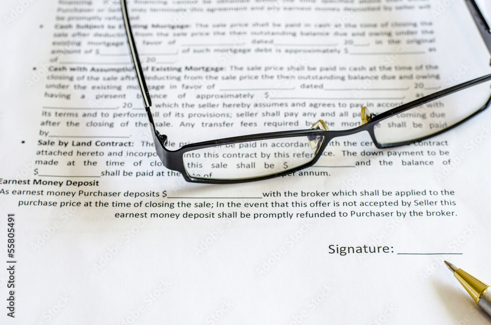Contract management with business glasses Contract management with business glasses