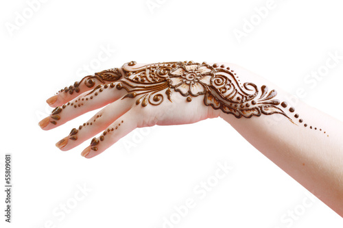 henna applying