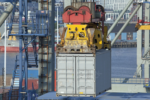 Containerterminal im Hafen von Rotterdam
