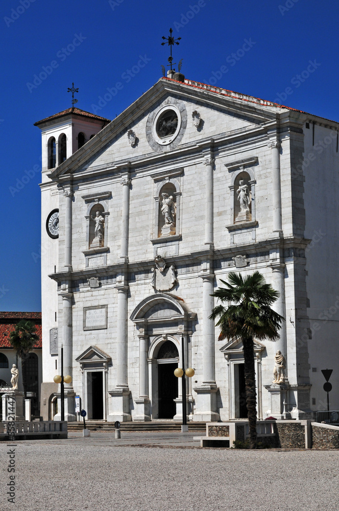 Fototapeta premium Palmanova in Friuli, Piazza Grande e duomo - Udine