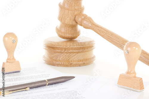 Lawsuit due to breach of contract photo