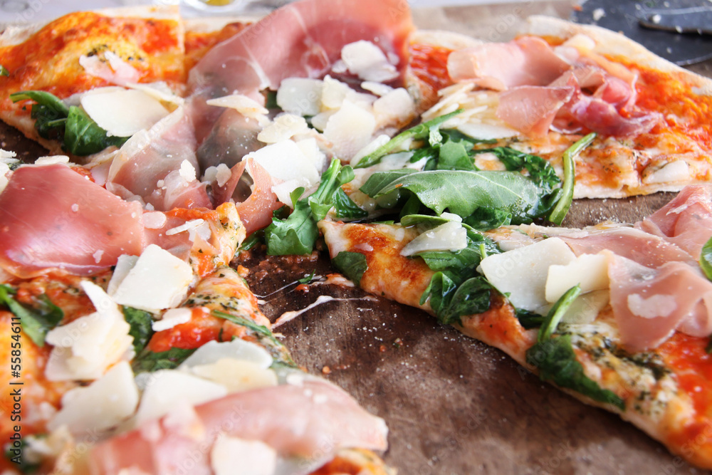 pizza mit rucola, schinken und parmesan Stock Photo | Adobe Stock pizza mit rucola, schinken und parmesan Stock Photo | Adobe Stock